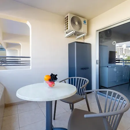 Great Location 35 Apartment